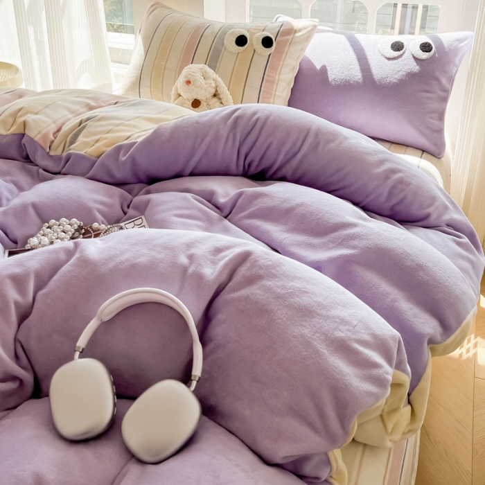 91家纺网 家纺一手货源 找家纺 慕尚家纺 2025新款牛奶绒大眼睛系列四件套 露娜风铃紫