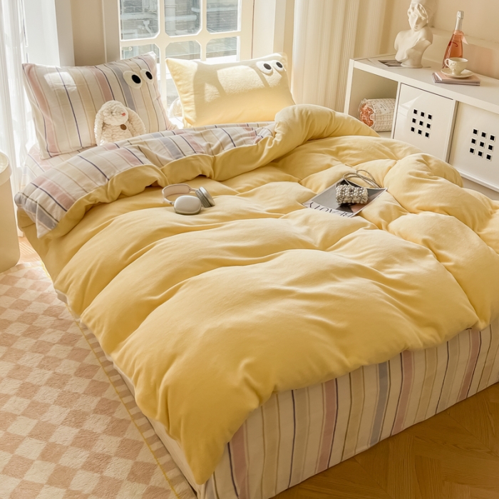 91家纺网 家纺一手货源 找家纺 慕尚家纺 2025新款牛奶绒大眼睛系列四件套 露娜嫩黄