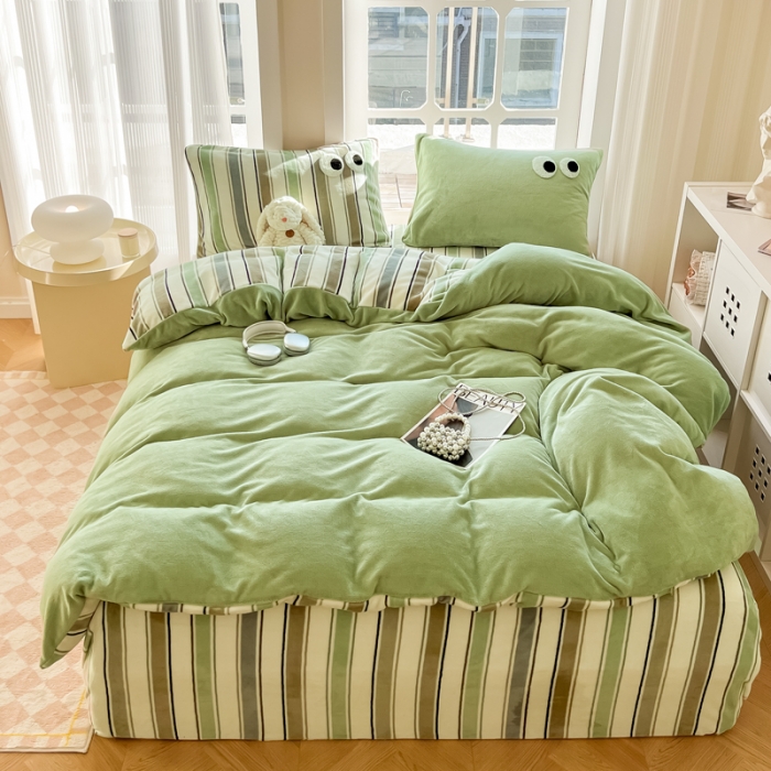 91家纺网 家纺一手货源 找家纺 慕尚家纺 2025新款牛奶绒大眼睛系列四件套 露娜松石绿