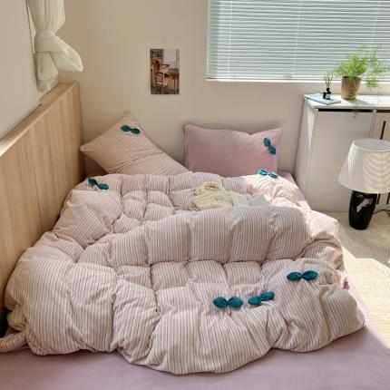 91家纺网 家纺一手货源 找家纺 三朵家纺 2023新款立体豆苗无印风高克重牛奶绒四件套 豆苗淡紫