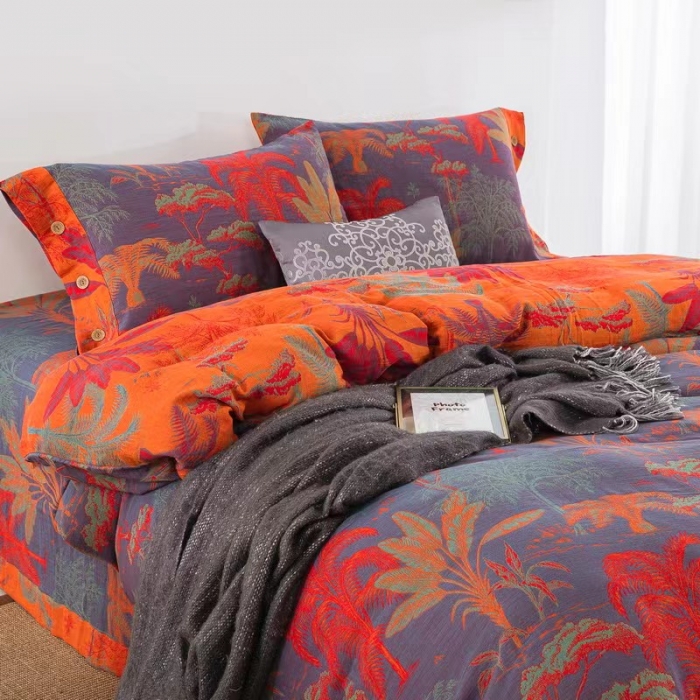 91家纺网 家纺一手货源 找家纺 双层纱家居 2023新款纽扣aa款双层纱四件套 奇幻丛林红