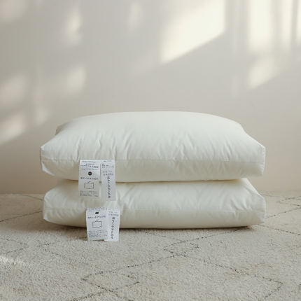 91家纺网 家纺一手货源 找家纺 2025新款 享受五星柔软睡眠体验 暖かいホテルの酒店羽丝枕芯