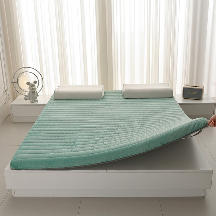 91家纺网 家纺一手货源 找家纺 亿丁点床垫 2023新款A类加厚兔毛绒床垫 兔绒记忆棉充填翠绿色