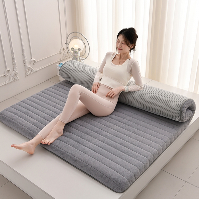 91家纺网 家纺一手货源 找家纺 亿丁点床垫 2023新款A类加厚兔毛绒床垫 兔绒记忆棉充填灰色