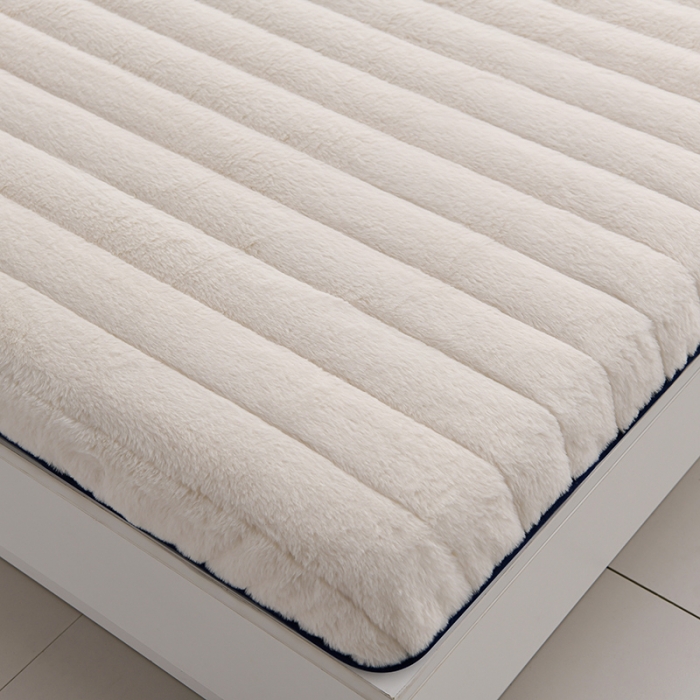 91家纺网 家纺一手货源 找家纺 亿丁点床垫 2023新款A类加厚兔毛绒床垫 兔绒记忆棉充填米白色