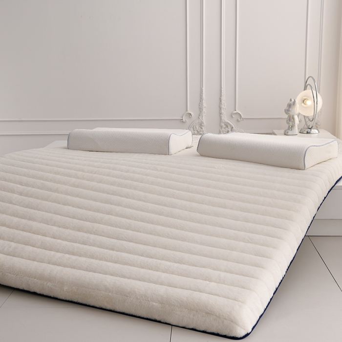 91家纺网 家纺一手货源 找家纺 亿丁点床垫 2023新款A类加厚兔毛绒床垫 兔绒记忆棉充填米白色