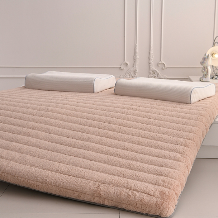 91家纺网 家纺一手货源 找家纺 亿丁点床垫 2023新款A类加厚兔毛绒床垫 兔绒记忆棉充填驼色