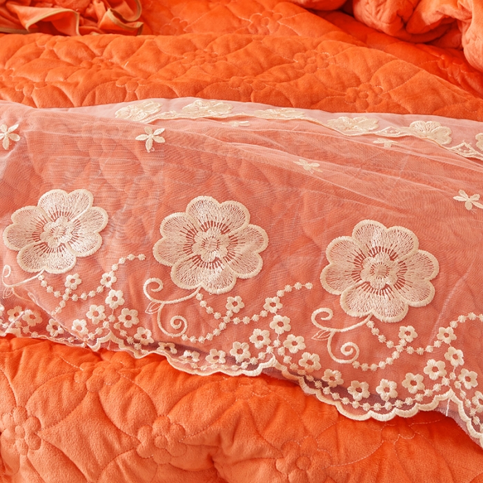 91家纺网 家纺一手货源 找家纺 罗艺轩 2024秋冬新款水晶绒花样年华全夹棉加厚床裙四件套 花样年华-爱玛橙