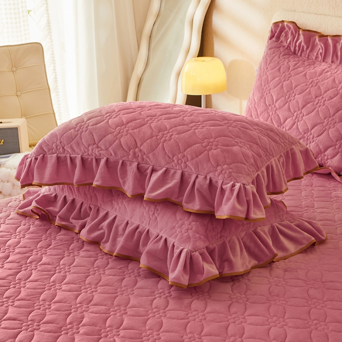 91家纺网 家纺一手货源 找家纺 罗艺轩 2024秋冬新款水晶绒花样年华全夹棉加厚床裙四件套 花样年华-豆沙红