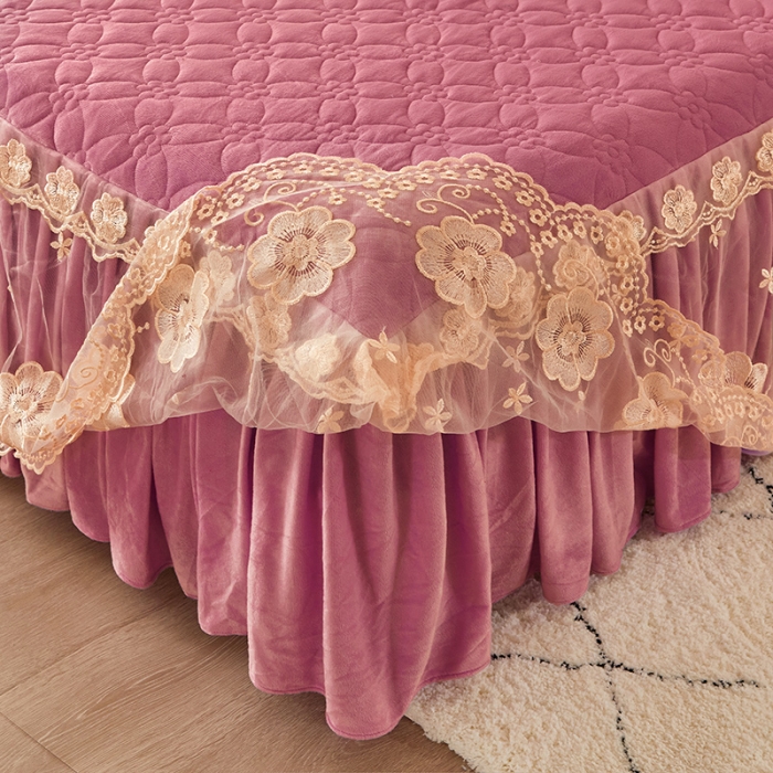 91家纺网 家纺一手货源 找家纺 罗艺轩 2024秋冬新款水晶绒花样年华全夹棉加厚床裙四件套 花样年华-豆沙红