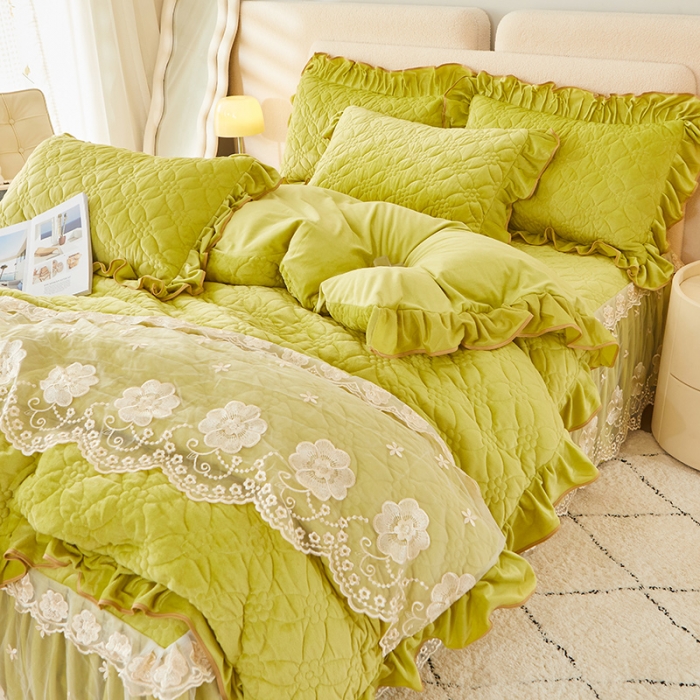 91家纺网 家纺一手货源 找家纺 罗艺轩 2024秋冬新款水晶绒花样年华全夹棉加厚床裙四件套 花样年华-青草绿