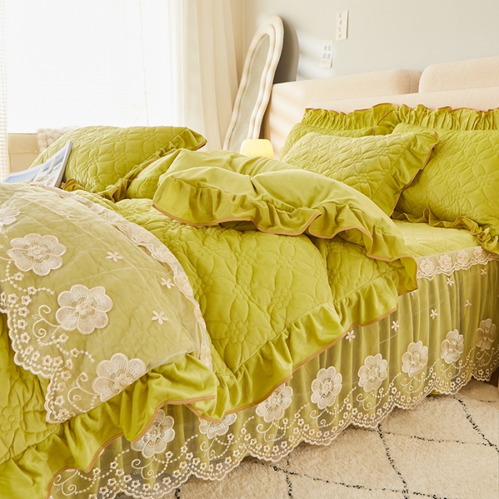 91家纺网 家纺一手货源 找家纺 罗艺轩 2024秋冬新款水晶绒花样年华全夹棉加厚床裙四件套 花样年华-青草绿