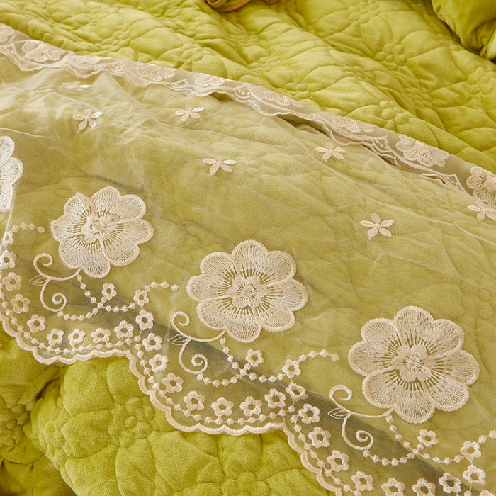 91家纺网 家纺一手货源 找家纺 罗艺轩 2024秋冬新款水晶绒花样年华全夹棉加厚床裙四件套 花样年华-青草绿