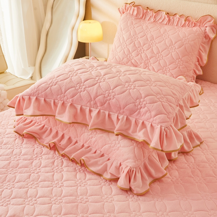 91家纺网 家纺一手货源 找家纺 罗艺轩 2024秋冬新款水晶绒花样年华全夹棉加厚床裙四件套 花样年华-少女粉