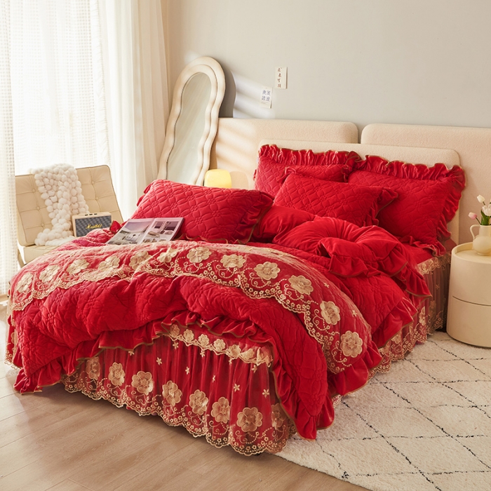 91家纺网 家纺一手货源 找家纺 罗艺轩 2024秋冬新款水晶绒花样年华全夹棉加厚床裙四件套 花样年华-中国红