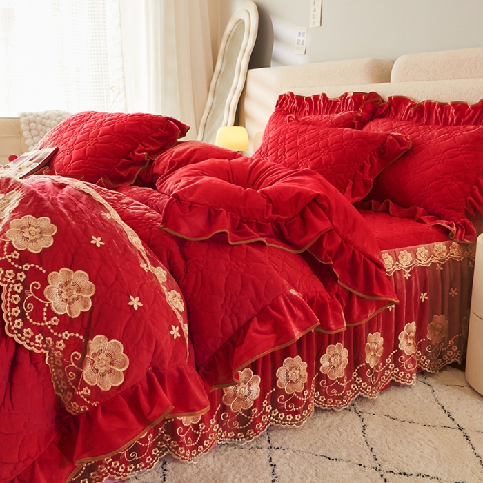 91家纺网 家纺一手货源 找家纺 罗艺轩 2024秋冬新款水晶绒花样年华全夹棉加厚床裙四件套 花样年华-中国红
