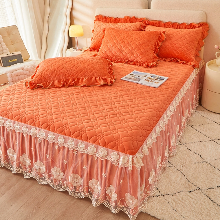 91家纺网 家纺一手货源 找家纺 罗艺轩 2024秋冬新款水晶绒花样年华全夹棉加厚床裙三件套 花样年华-爱玛橙