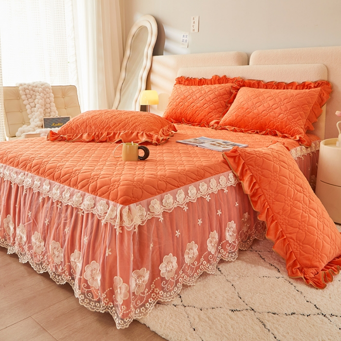 91家纺网 家纺一手货源 找家纺 罗艺轩 2024秋冬新款水晶绒花样年华全夹棉加厚床裙三件套 花样年华-爱玛橙