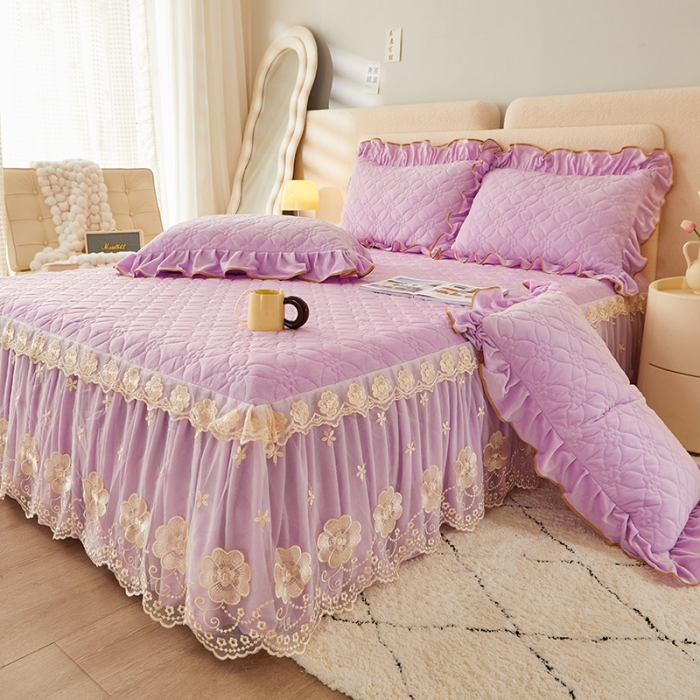 91家纺网 家纺一手货源 找家纺 罗艺轩 2024秋冬新款水晶绒花样年华全夹棉加厚床裙三件套 花样年华-丁香紫