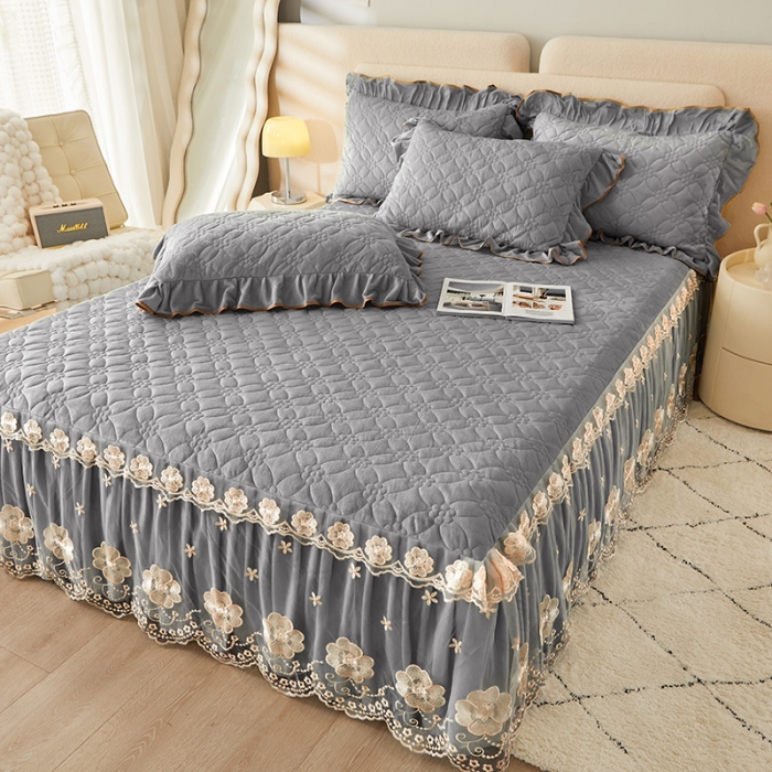 91家纺网 家纺一手货源 找家纺 罗艺轩 2024秋冬新款水晶绒花样年华全夹棉加厚床裙三件套 花样年华-高级灰