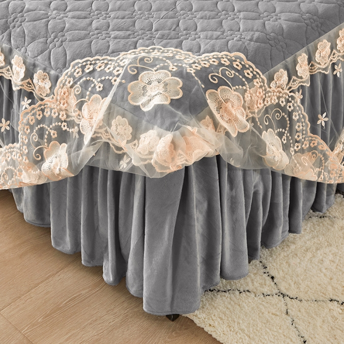 91家纺网 家纺一手货源 找家纺 罗艺轩 2024秋冬新款水晶绒花样年华全夹棉加厚床裙三件套 花样年华-高级灰