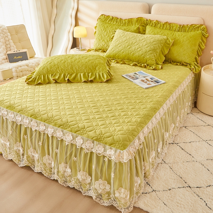 91家纺网 家纺一手货源 找家纺 罗艺轩 2024秋冬新款水晶绒花样年华全夹棉加厚床裙三件套 花样年华-青草绿