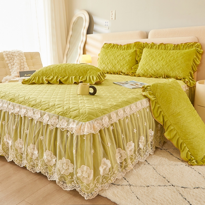 91家纺网 家纺一手货源 找家纺 罗艺轩 2024秋冬新款水晶绒花样年华全夹棉加厚床裙三件套 花样年华-青草绿