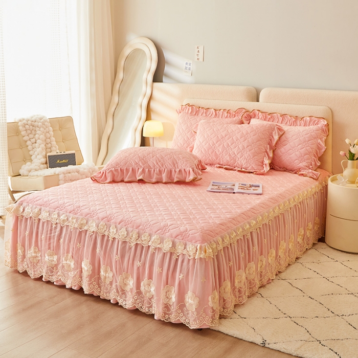 91家纺网 家纺一手货源 找家纺 罗艺轩 2024秋冬新款水晶绒花样年华全夹棉加厚床裙三件套 花样年华-少女粉