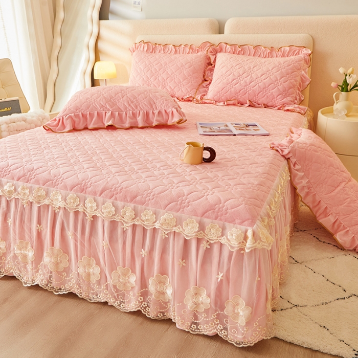 91家纺网 家纺一手货源 找家纺 罗艺轩 2024秋冬新款水晶绒花样年华全夹棉加厚床裙三件套 花样年华-少女粉