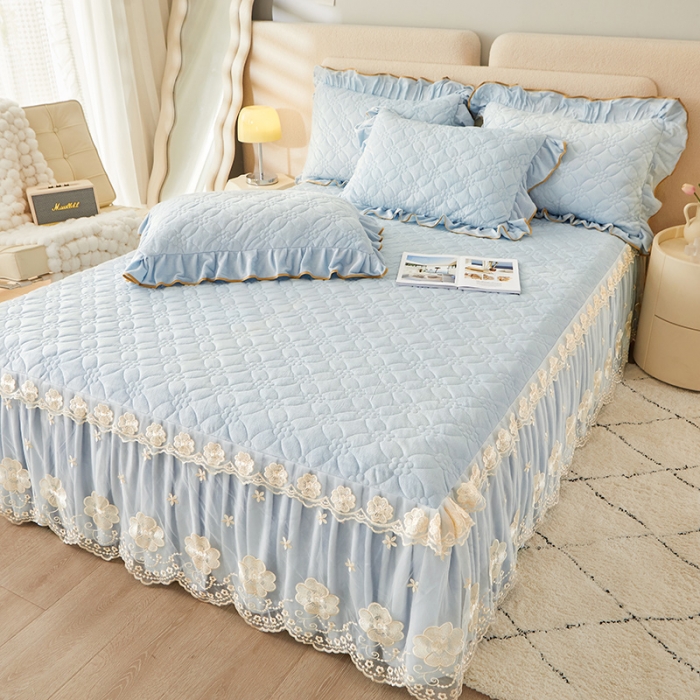 91家纺网 家纺一手货源 找家纺 罗艺轩 2024秋冬新款水晶绒花样年华全夹棉加厚床裙三件套 花样年华-天空蓝