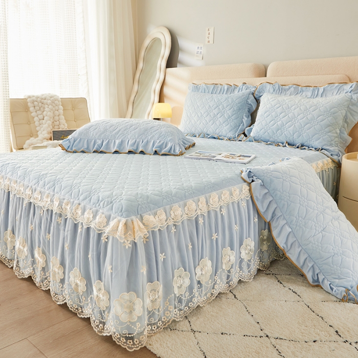 91家纺网 家纺一手货源 找家纺 罗艺轩 2024秋冬新款水晶绒花样年华全夹棉加厚床裙三件套 花样年华-天空蓝