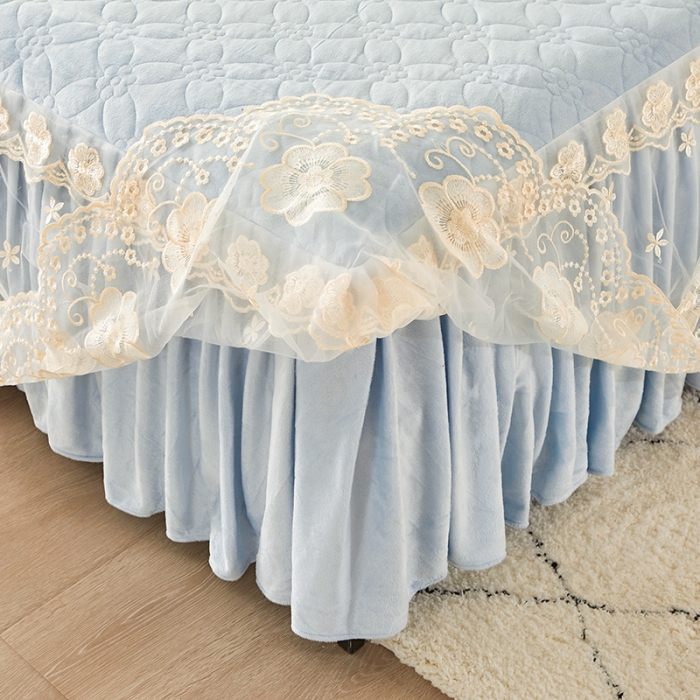 91家纺网 家纺一手货源 找家纺 罗艺轩 2024秋冬新款水晶绒花样年华全夹棉加厚床裙三件套 花样年华-天空蓝