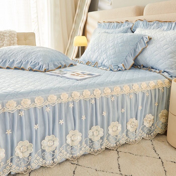 91家纺网 家纺一手货源 找家纺 罗艺轩 2024秋冬新款水晶绒花样年华全夹棉加厚床裙三件套 花样年华-天空蓝