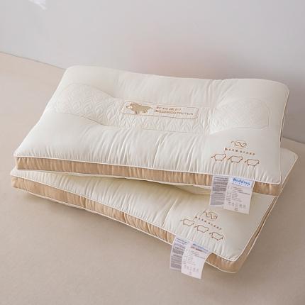 贵夫人 2023新款驼绒蛋白护颈枕枕头枕芯栗黄