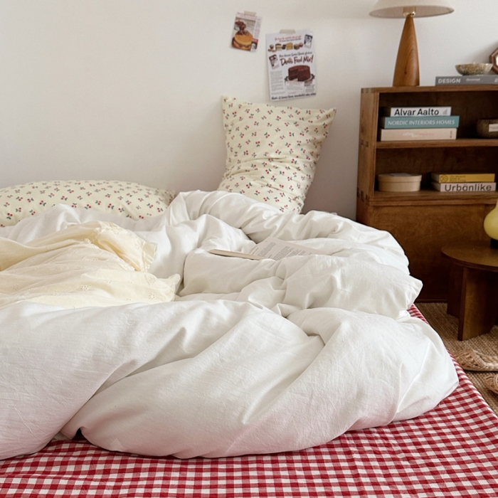 91家纺网 家纺一手货源 找家纺 艾沁 2024新款全棉水洗棉小清新混搭四件套 樱桃+本白