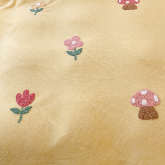 91家纺网 家纺一手货源 找家纺 菲儿家纺 2023新款牛奶绒毛巾绣四件套 小蘑菇-黄