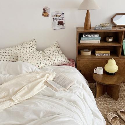 91家纺网 家纺一手货源 找家纺 艾沁 2024新款全棉水洗棉小清新混搭四件套 樱桃+本白