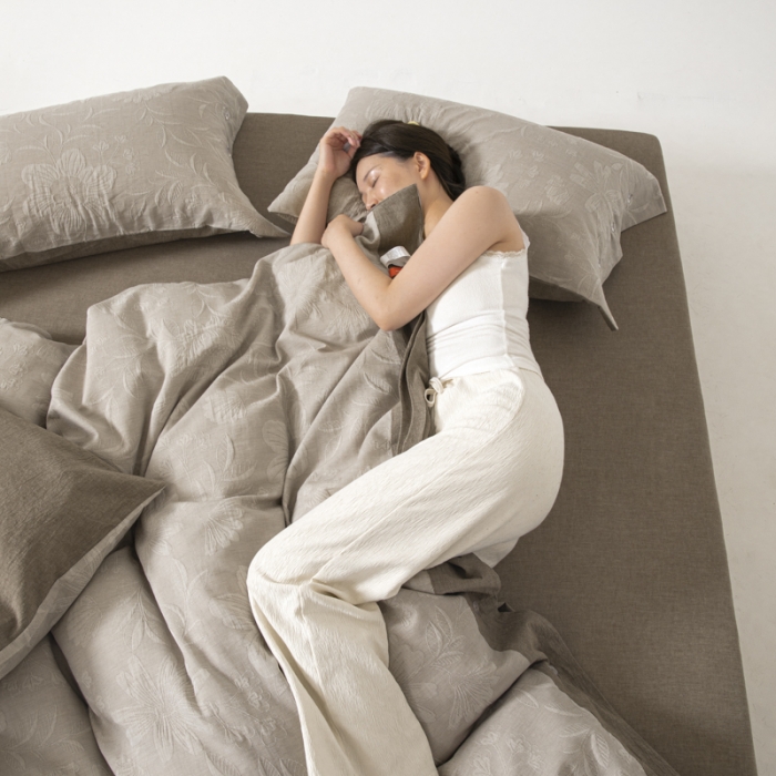 91家纺网 家纺一手货源 找家纺 安莱生活 2023新品双层纱大提花高奢工艺款四件套馥香 馥香--咖色