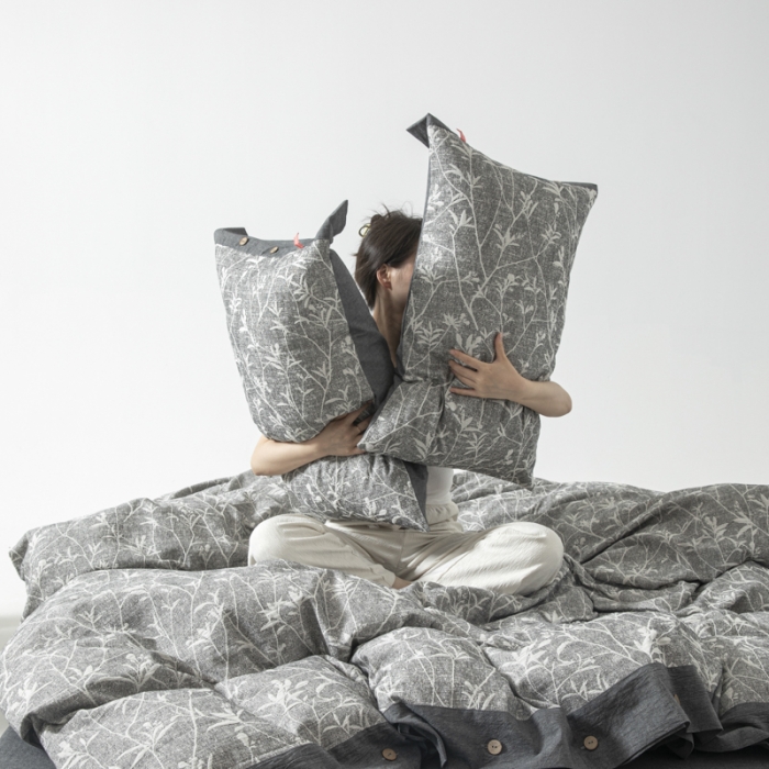 91家纺网 家纺一手货源 找家纺 安莱 双层纱大提花高奢工艺款疯狂生长系列四件套 春意生长--灰色