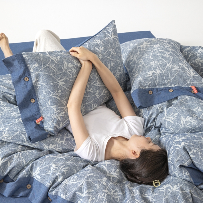 91家纺网 家纺一手货源 找家纺 安莱 双层纱大提花高奢工艺款疯狂生长系列四件套 春意生长--牛仔蓝