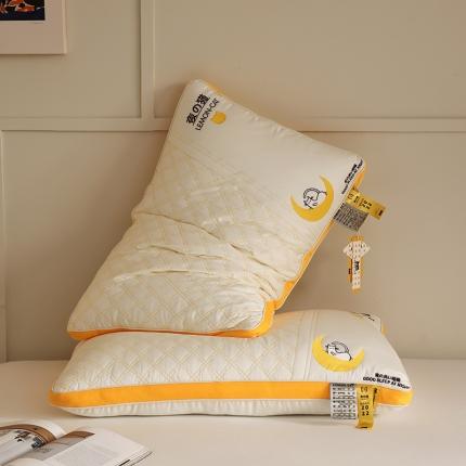 91家纺网 家纺一手货源 找家纺 总觉物新款LEMON-CAT雅丝棉胶原蛋白夜猫枕系列48*74cm/只