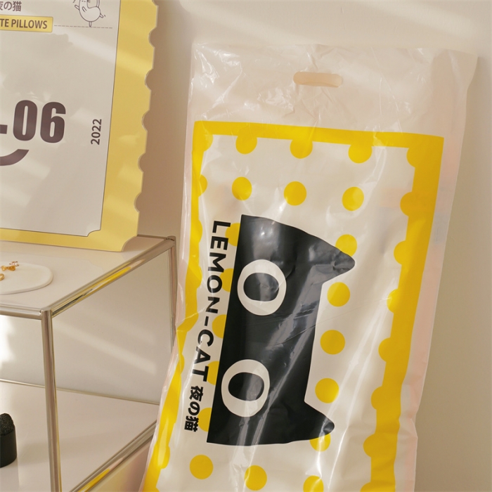 91家纺网 家纺一手货源 找家纺 总觉物新款LEMON-CAT雅丝棉胶原蛋白夜猫枕系列48*74cm/只