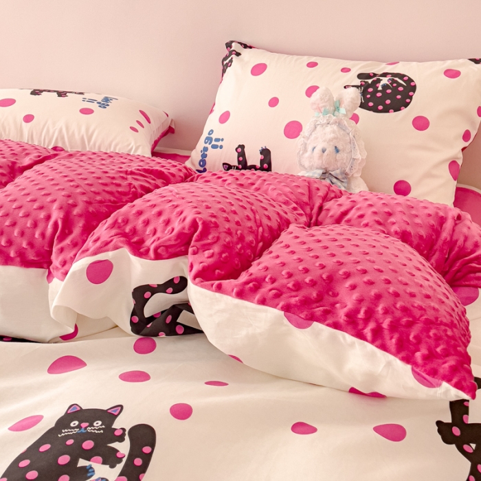 91家纺网 家纺一手货源 找家纺 千朵 2023新款棉加绒豆豆绒四件套 波点猫