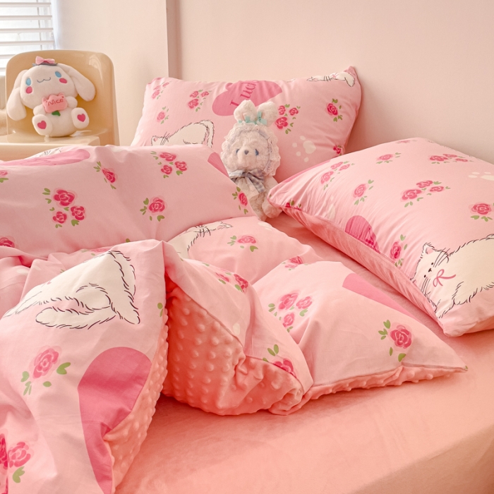 91家纺网 家纺一手货源 找家纺 千朵 2023新款棉加绒豆豆绒四件套 玫瑰猫