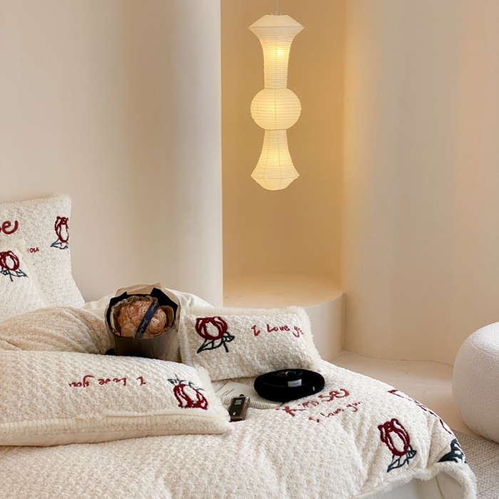 91家纺网 家纺一手货源 找家纺 总 星野 2023秋冬新款兔毛绒牛奶绒毛巾绣抽褶花边四件套-玫瑰庄园