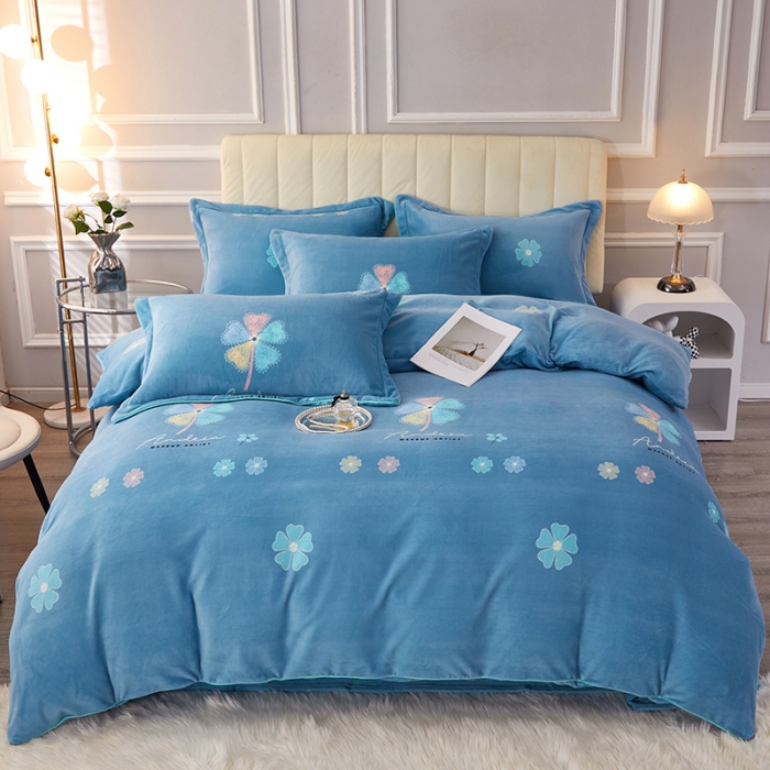 91家纺网 家纺一手货源 找家纺 尚品凤凰2025新款高克重印花牛奶绒四件套-工艺款 花甜蜜语  灰