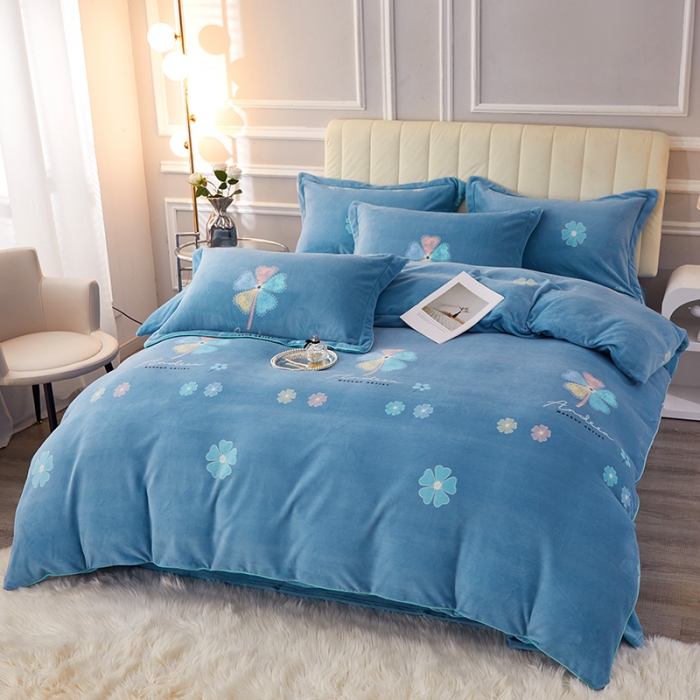 91家纺网 家纺一手货源 找家纺 尚品凤凰2025新款高克重印花牛奶绒四件套-工艺款 花甜蜜语  灰