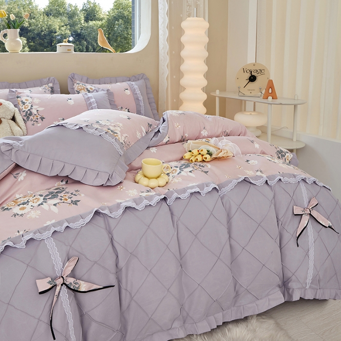 91家纺网 家纺一手货源 找家纺 靓生活 2023新款贡棉浪漫花边印花四件套 漫花山影-清新粉