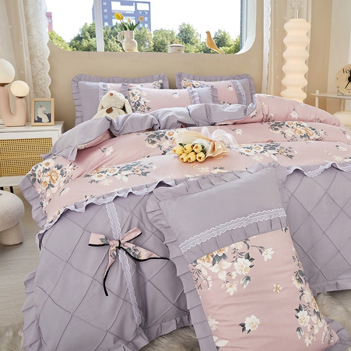 91家纺网 家纺一手货源 找家纺 靓生活 2023新款贡棉浪漫花边印花四件套 漫花山影-清新粉