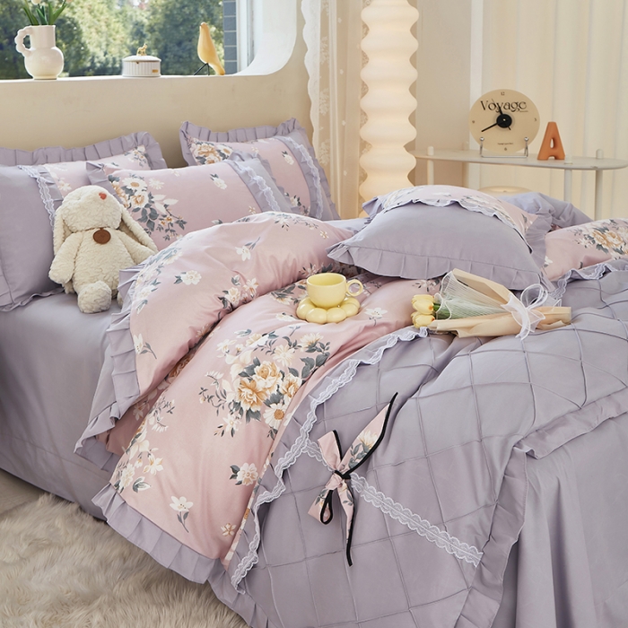 91家纺网 家纺一手货源 找家纺 靓生活 2023新款贡棉浪漫花边印花四件套 漫花山影-清新粉